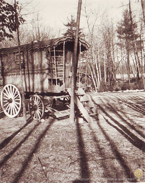 Gypsy wagon, Blue Mountain Road, Waynesboro