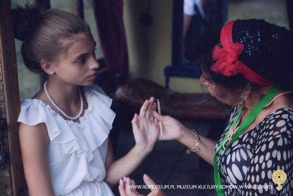 Wr&oacute;żba, chiromantka