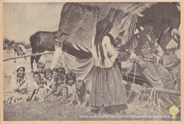 Cyganie (1935), Rodzina na tle wozu